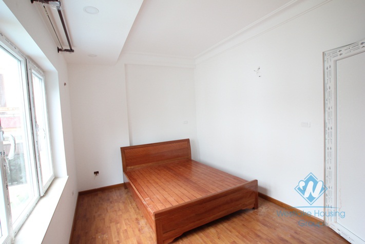 Nice and lake view serviced apartment  for rent in Quang An Street, Tay Ho District, Ha Noi 